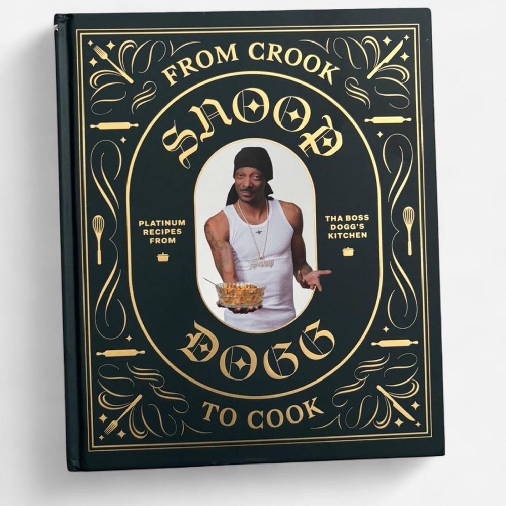 Snoop Dogg Black and Gold Cookbook